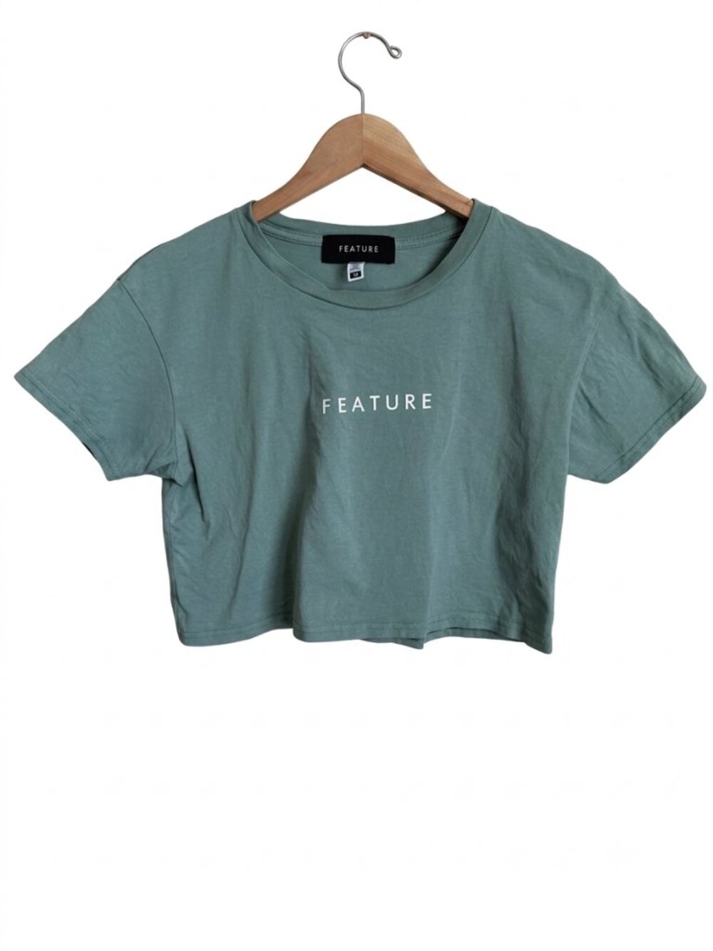 FEATURE Women's Sage Green Logo Cropped T-Shirt XS Cotton Relaxed Fit Streetwear